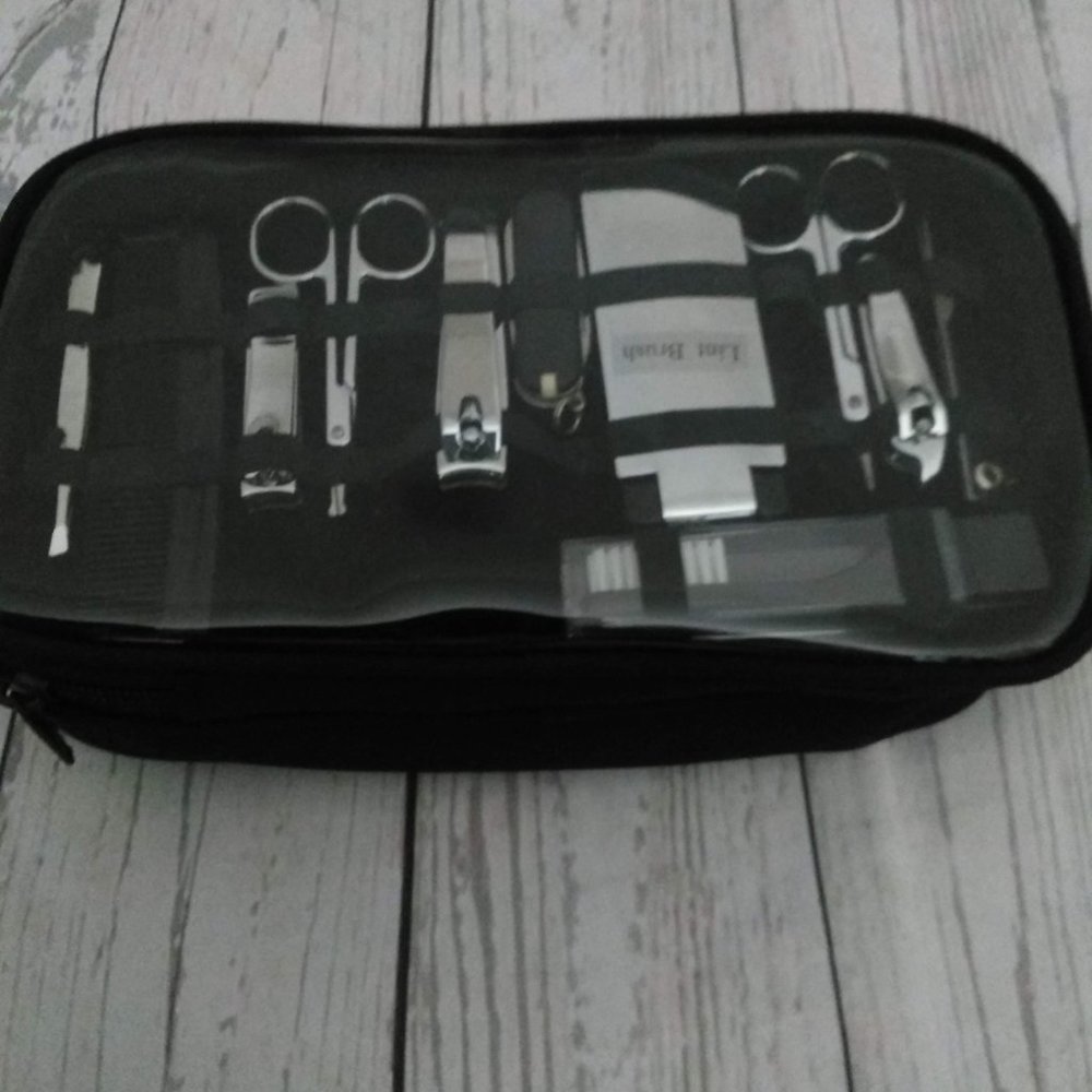 Grooming Kit - Picture 6 of 12